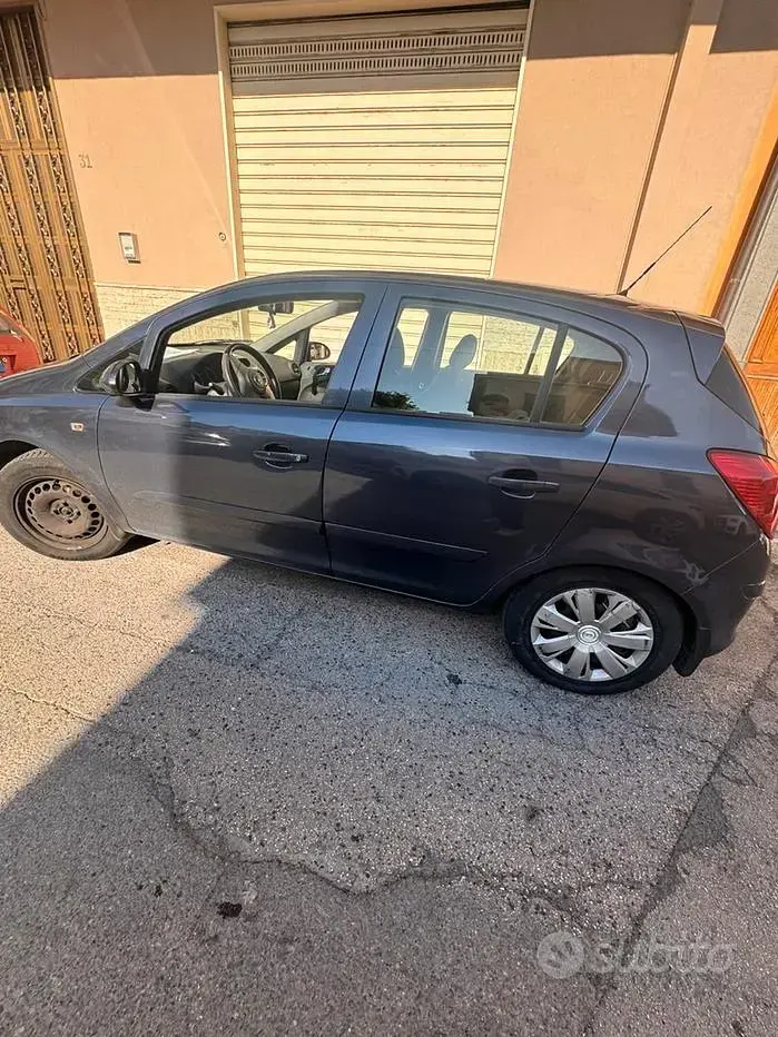 Usata Opel Corsa 75 CV (55 kW) 2007 Blu Utilitaria