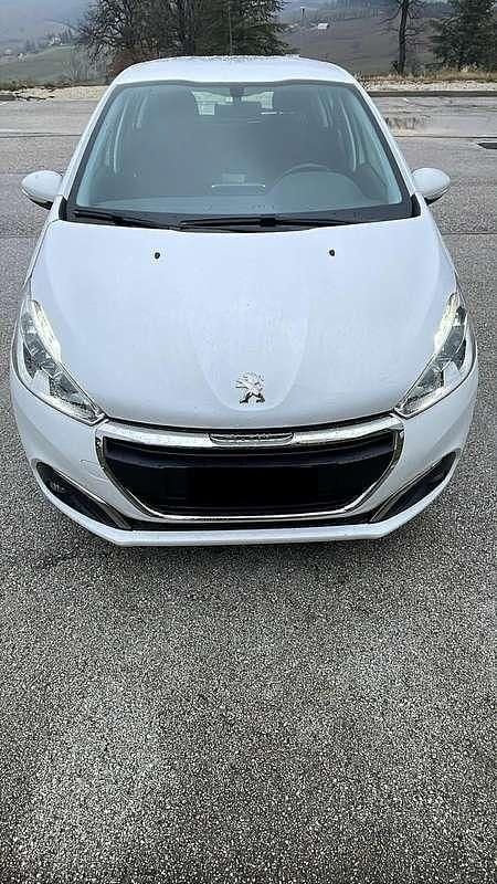Usata Peugeot 208 Active 102 CV (75 kW) 2019 Bianco Utilitaria