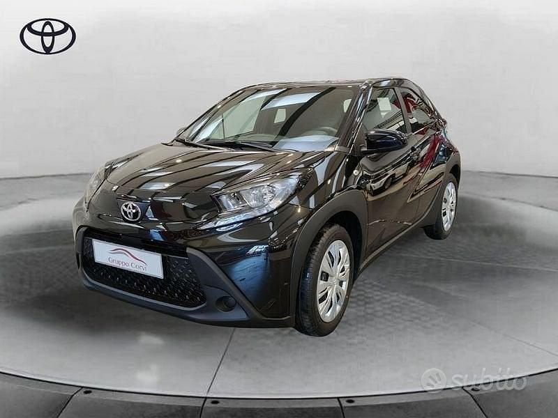 Nero Nuova 2025 Toyota Aygo X Active SUV | 16.750 € (Buon prezzo) - Immagine 1/4