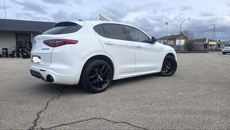 Usata Alfa Romeo Stelvio Veloce 210 CV (154 kW) 2021 Bianco SUV