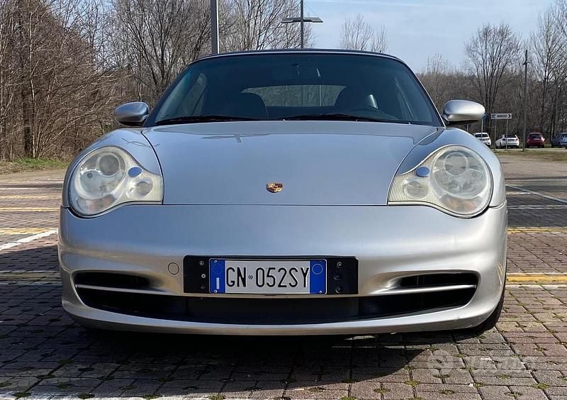 Usata Porsche 911 Carrera 4 Cabriolet 320 CV (235 kW) 2002 Grigio Cabrio