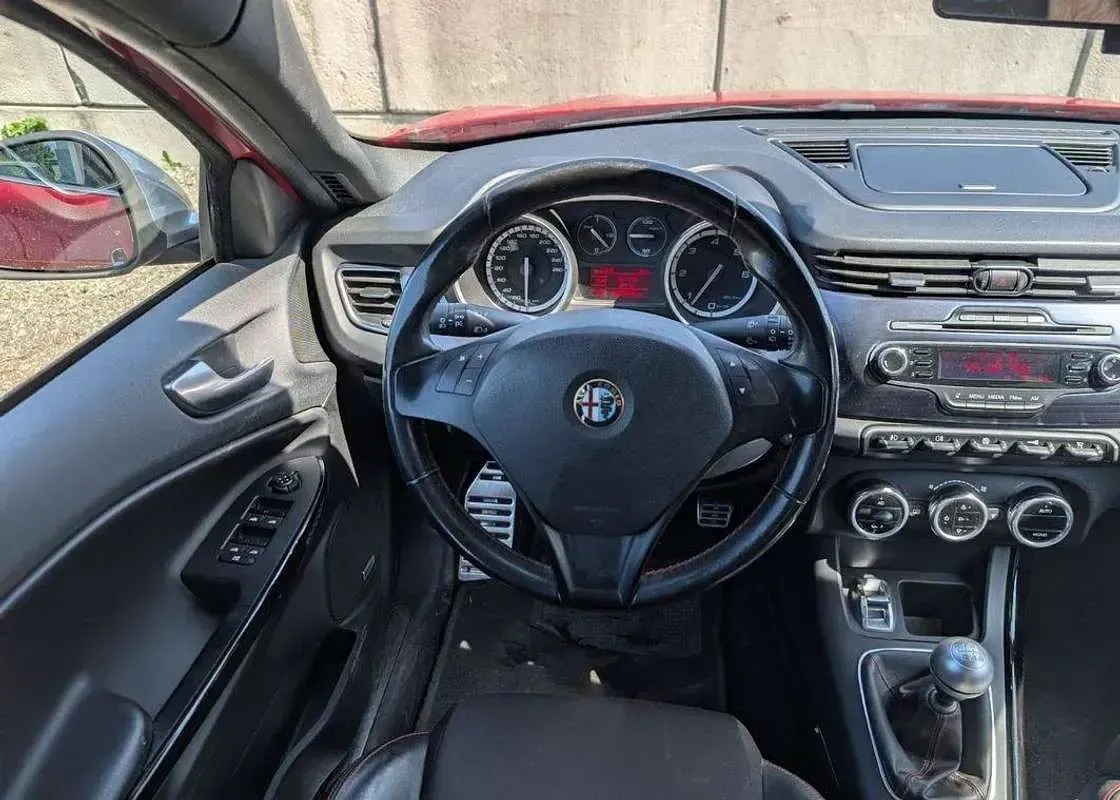 Usata Alfa Romeo Giulietta 136 CV (100 kW) 2013 Rosso Utilitaria