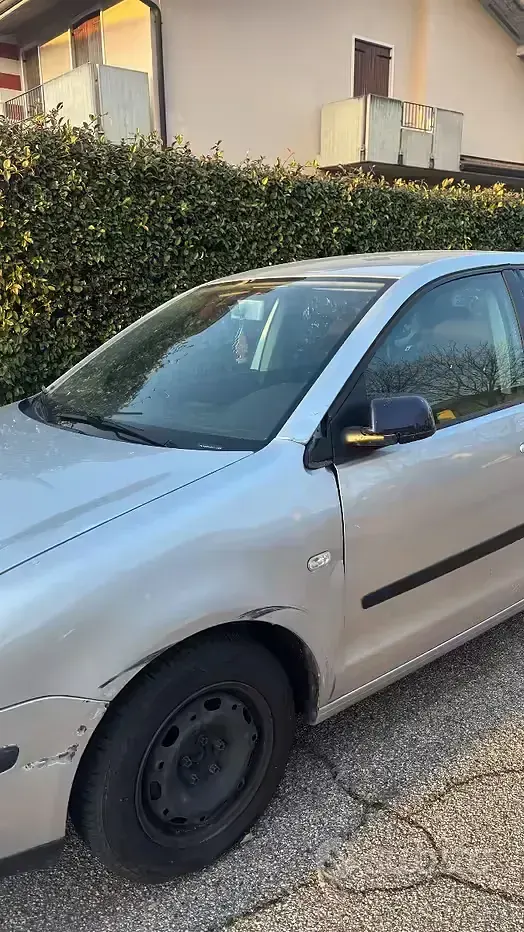Occasion VW Polo 54 ch (39 kW) 2004 Gris Citadine