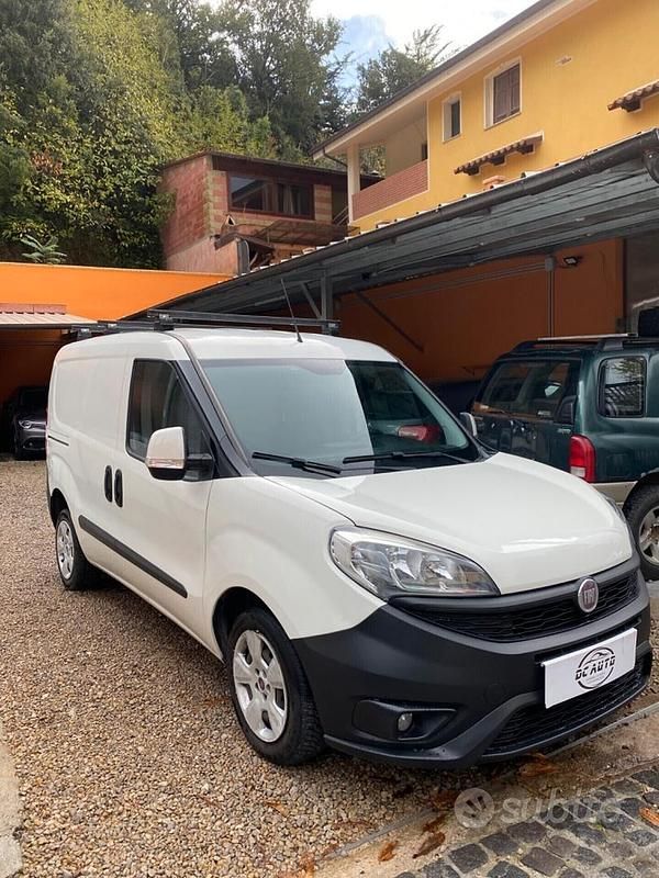 Usata Fiat Doblò Easy 120 CV (88 kW) 2017 Bianco Monovolume