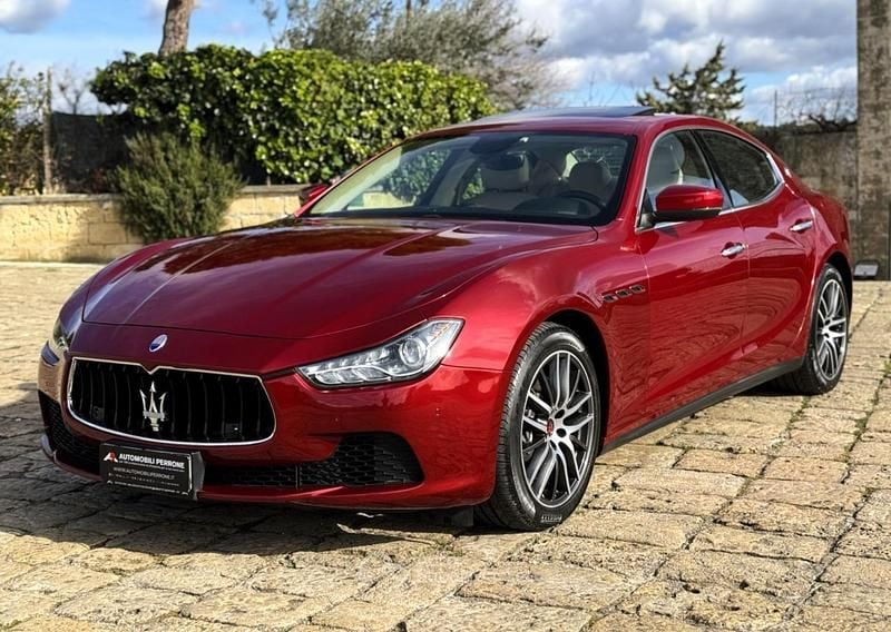 Usata Maserati Ghibli 250 CV (183 kW) 2017 Rosso energia Berlina