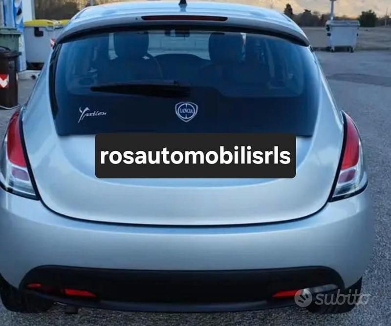 Grigio Usata 2016 Lancia Ypsilon Due volumi | 5999 € (Buon prezzo) - Immagine 1/4