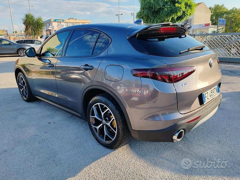 Usata Alfa Romeo Stelvio 210 CV (154 kW) 2019 Grigio SUV