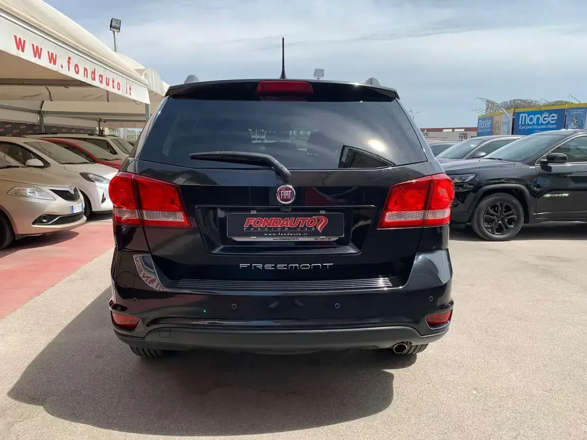 Usata Fiat Freemont Cross 140 CV (102 kW) 2015 Nero SUV