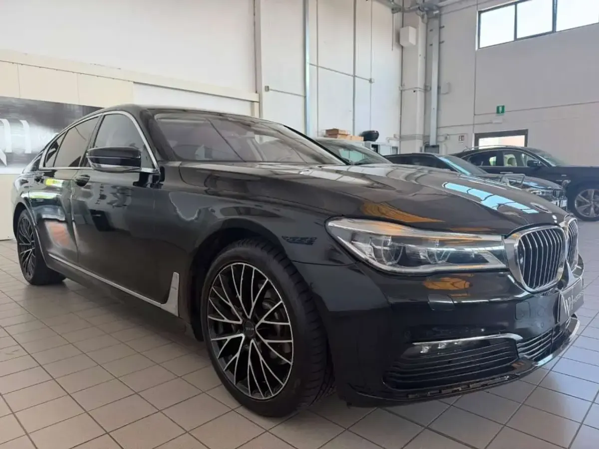 Usata BMW 730 265 CV (194 kW) 2018 Grigio Berlina