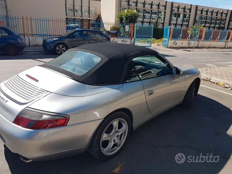 Usata Porsche 911 Carrera 4 Cabriolet 300 CV (220 kW) 1999 Grigio Cabrio