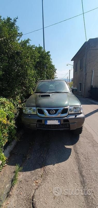 Gebraucht Nissan Terrano 154 PS (113 kW) 2003 Grün SUV