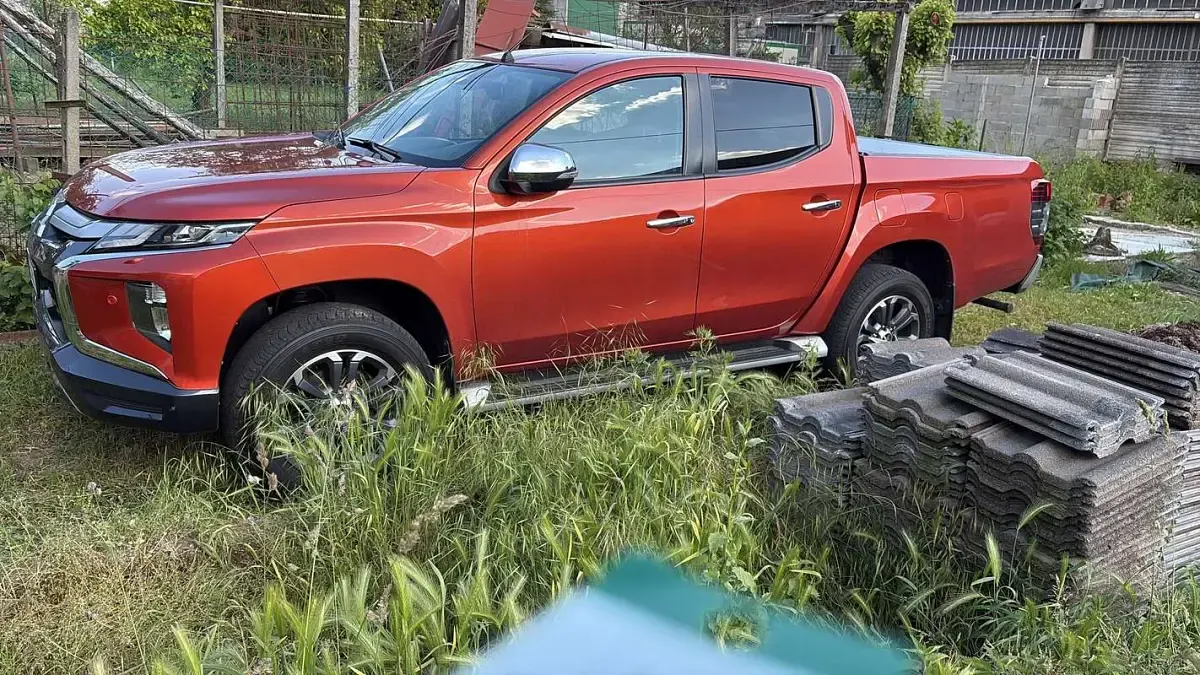 Usata Mitsubishi L200 150 CV (110 kW) 2019 Arancione Pick-up