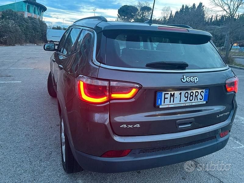 Usata Jeep Compass Limited 140 CV (102 kW) 2017 Grigio SUV