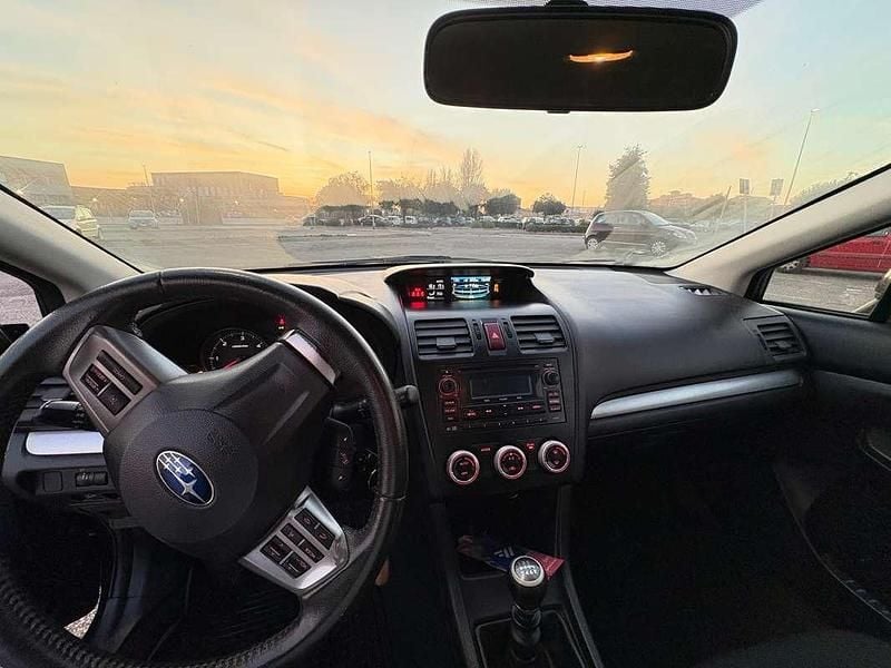 Usado Subaru XV Comfort 147 CV (108 kW) 2014 Negro SUV