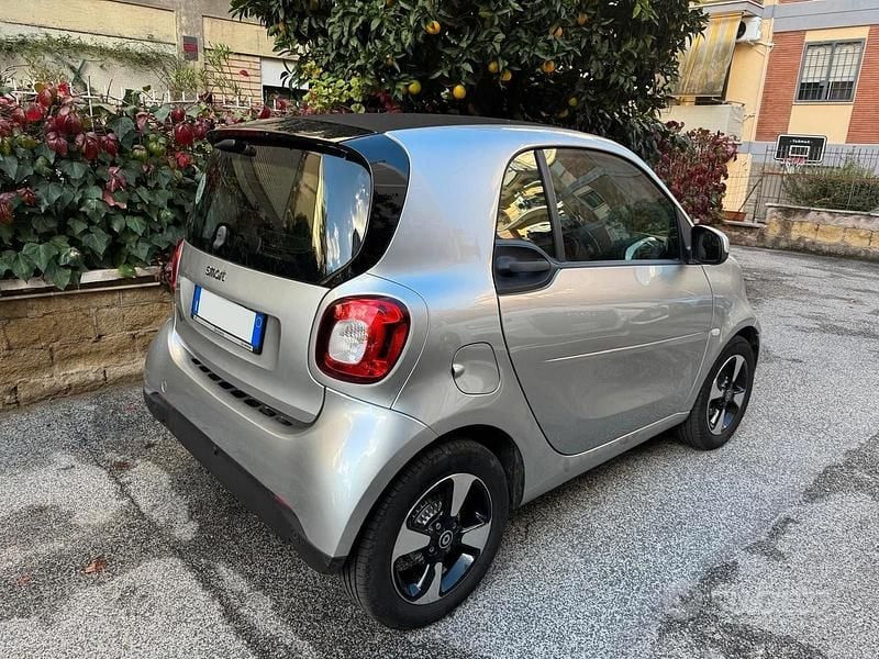 Grigio Usata 2021 Smart ForTwo Electric Drive Passion Coupé | 11.900 € (Buon prezzo) - Immagine 1/4