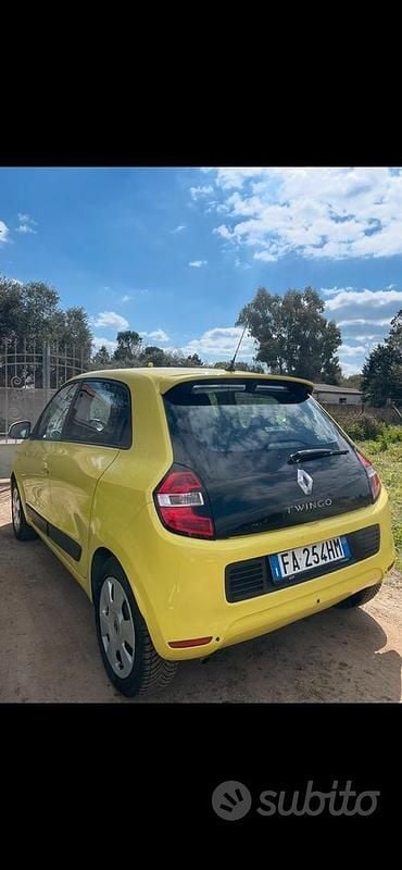 Usata Renault Twingo SE 69 CV (50 kW) 2015 Giallo Utilitaria