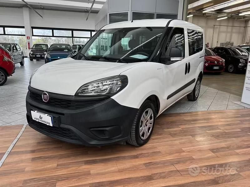 Usata Fiat Doblò Easy 90 CV (66 kW) 2021 Bianco Monovolume