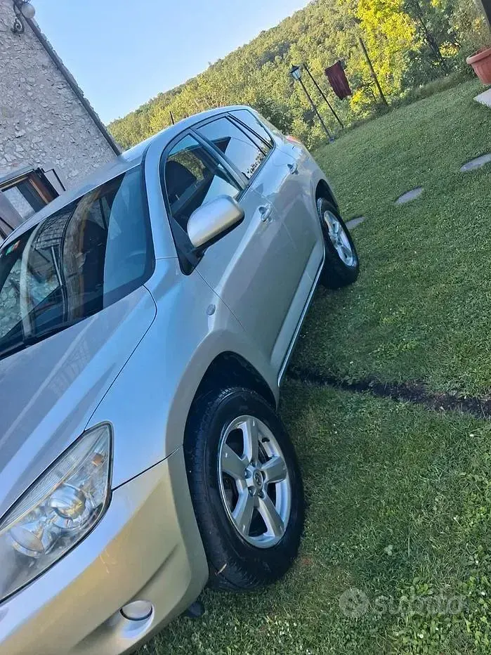 Usata Toyota RAV4 152 CV (111 kW) 2007 SUV