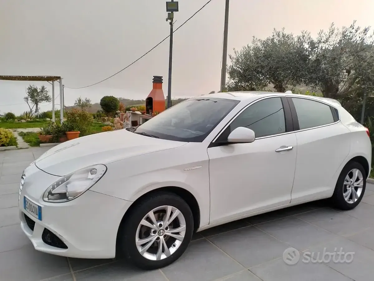 Usata Alfa Romeo Giulietta 105 CV (77 kW) 2014 Utilitaria