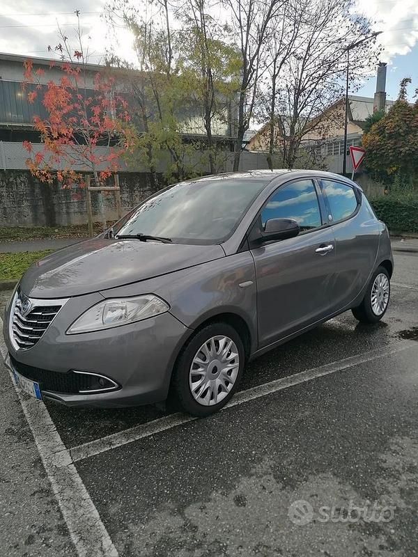 Grigio Usata 2011 Lancia Ypsilon Due volumi | 4800 € - Immagine 1/4