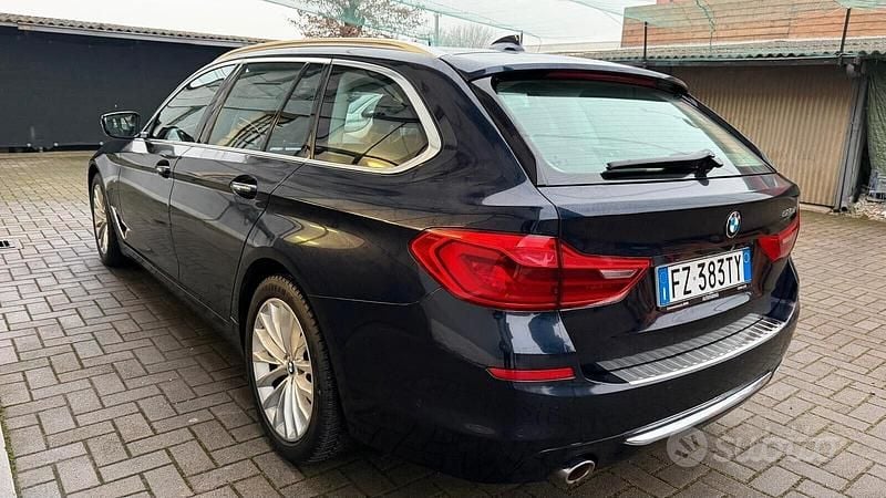 Usata BMW 520 Luxury Line 190 CV (139 kW) 2019 Blu Station wagon