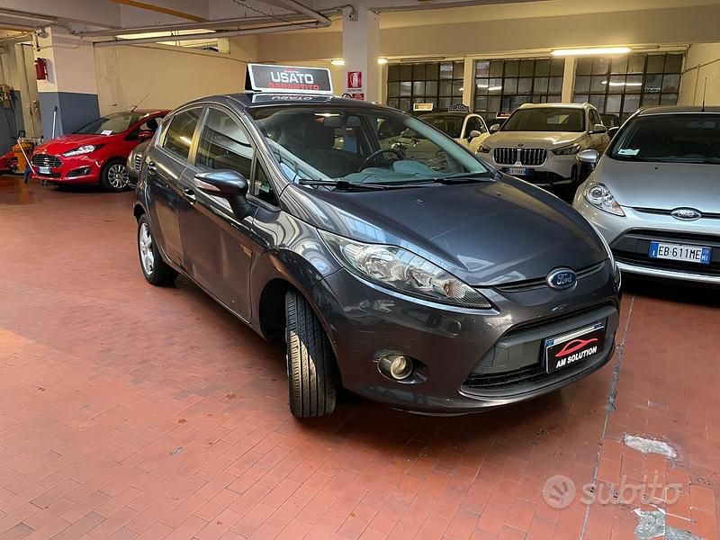 Usata Ford Fiesta 82 CV (60 kW) 2010 Nero Utilitaria