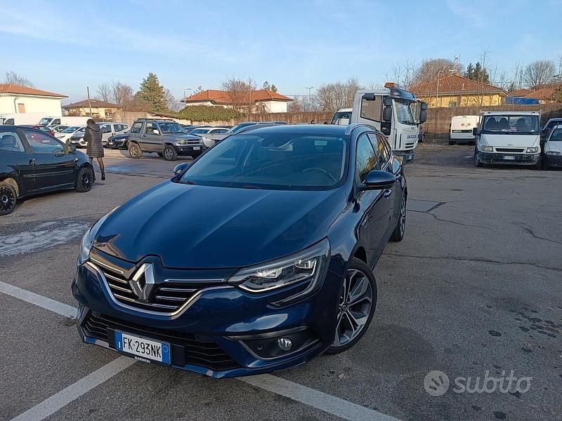 Blu Usata 2017 Renault Mégane GrandTour Bose Edition Station wagon | 10.500 € (Cara) - Immagine 1/4