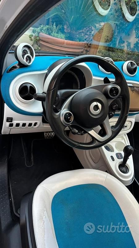 Usata Smart ForFour Proxy 71 CV (52 kW) 2016 Blu Utilitaria