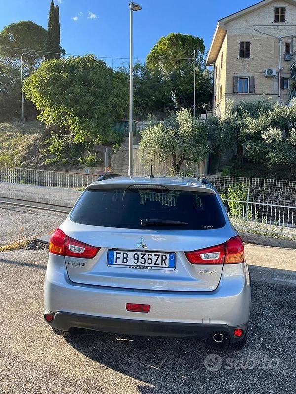 Usata Mitsubishi ASX Intense 114 CV (83 kW) 2016 Argento SUV