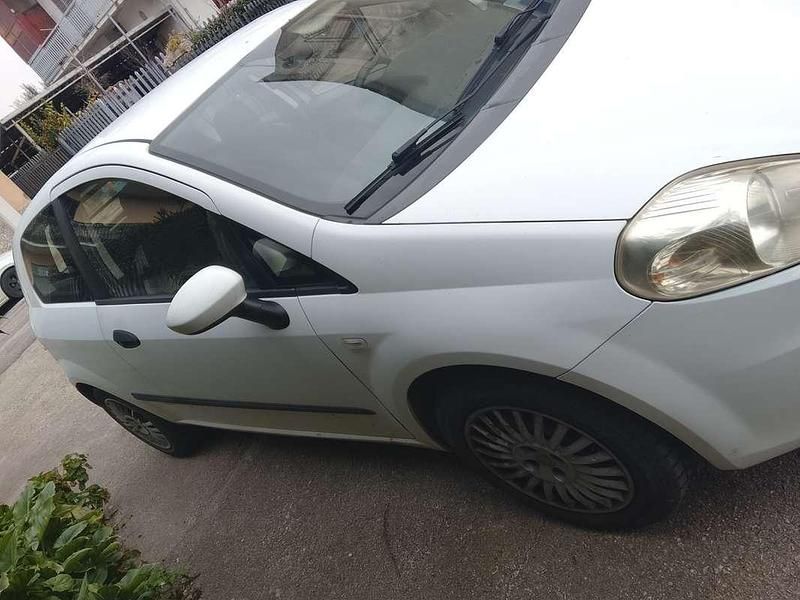 Usata Fiat Grande Punto Active 75 CV (55 kW) 2008 Utilitaria