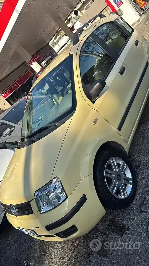 Usata Fiat Panda 69 CV (50 kW) 2006 Giallo Utilitaria