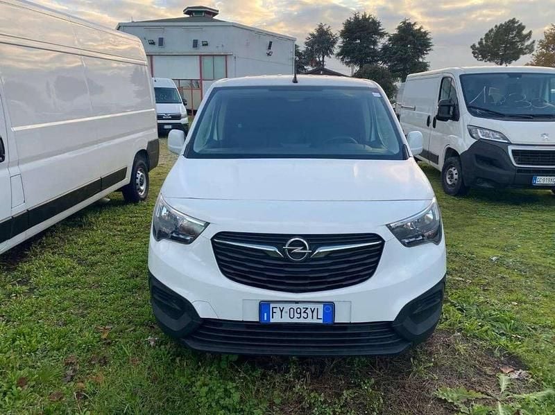 Usata Opel Combo Edition 101 CV (74 kW) 2019 Bianco Monovolume