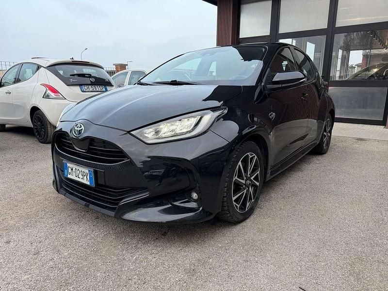 Usata Toyota Yaris Hybrid Trend 116 CV (85 kW) 2023 Nero Utilitaria