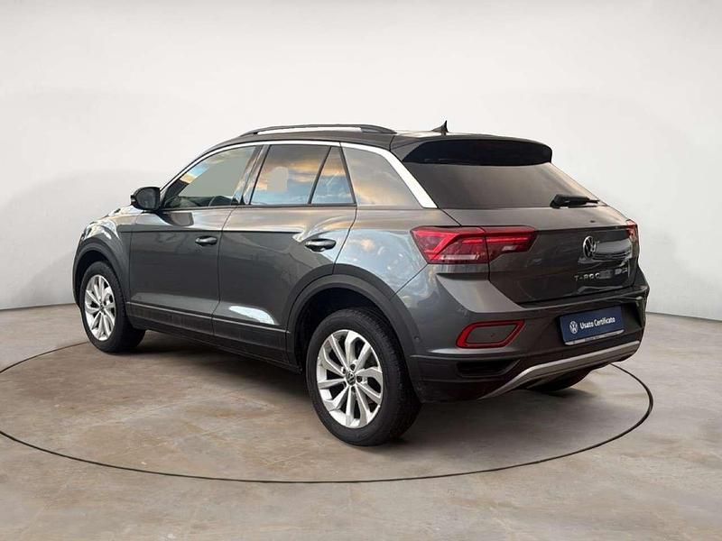 Usata VW T-Roc Life 110 CV (80 kW) 2024 Grigio SUV