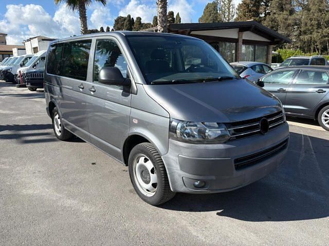 Usata VW Caravelle 179 CV (131 kW) 2012 Grigio Monovolume