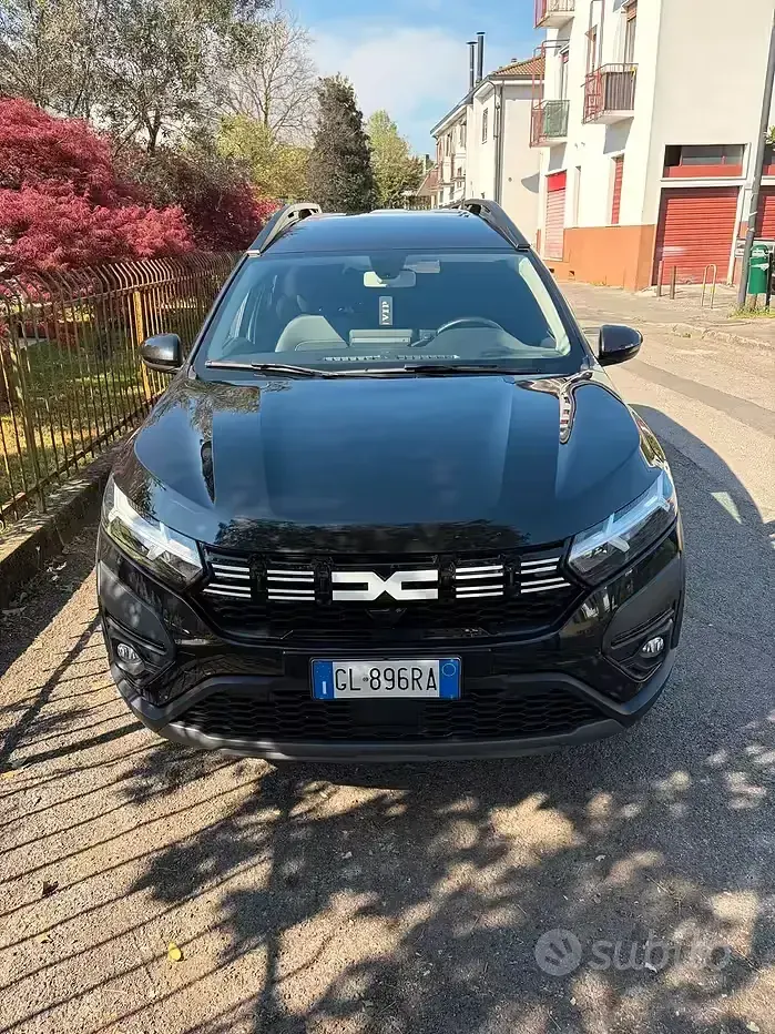 Usado Dacia Jogger Extreme 101 CV (74 kW) 2022 Negro Monovolumen