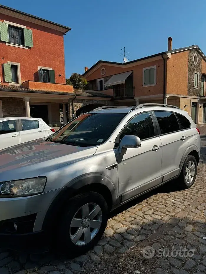 Usata Chevrolet Captiva 184 CV (135 kW) 2013 Grigio SUV