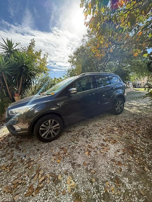 Usata Ford Kuga 120 CV (88 kW) 2017 SUV