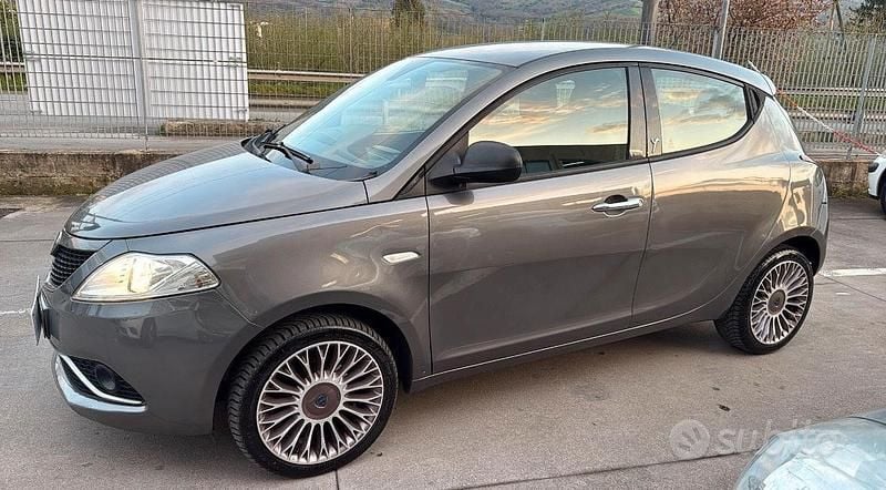 Usata Lancia Ypsilon 2014 Grigio Utilitaria