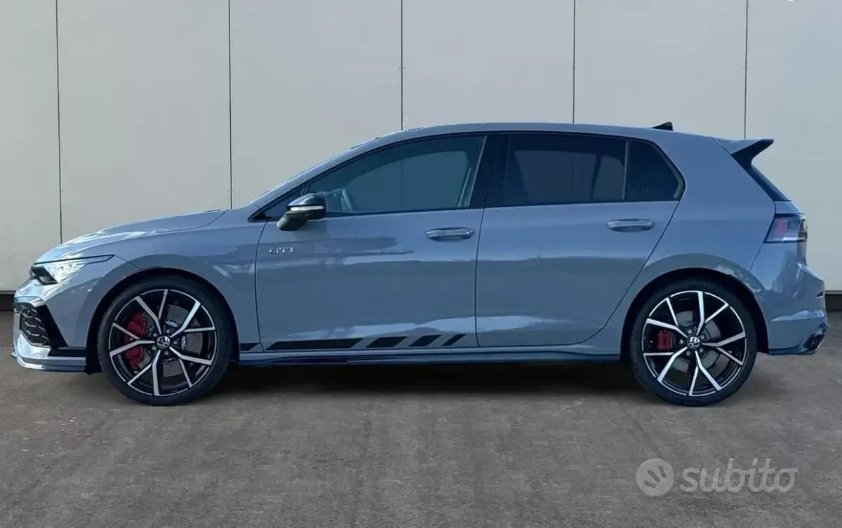 Nuova VW Golf VIII GTI Clubsport 300 CV (220 kW) 2026 Grigio Berlina