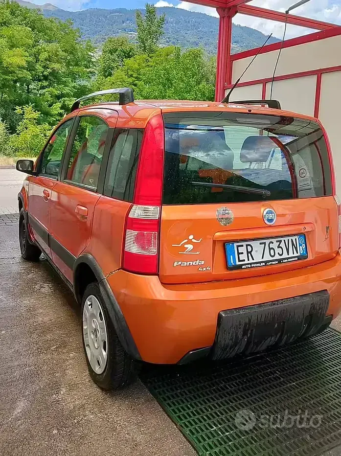 Usata Fiat Panda 4x4 69 CV (50 kW) 2010 Arancione Utilitaria