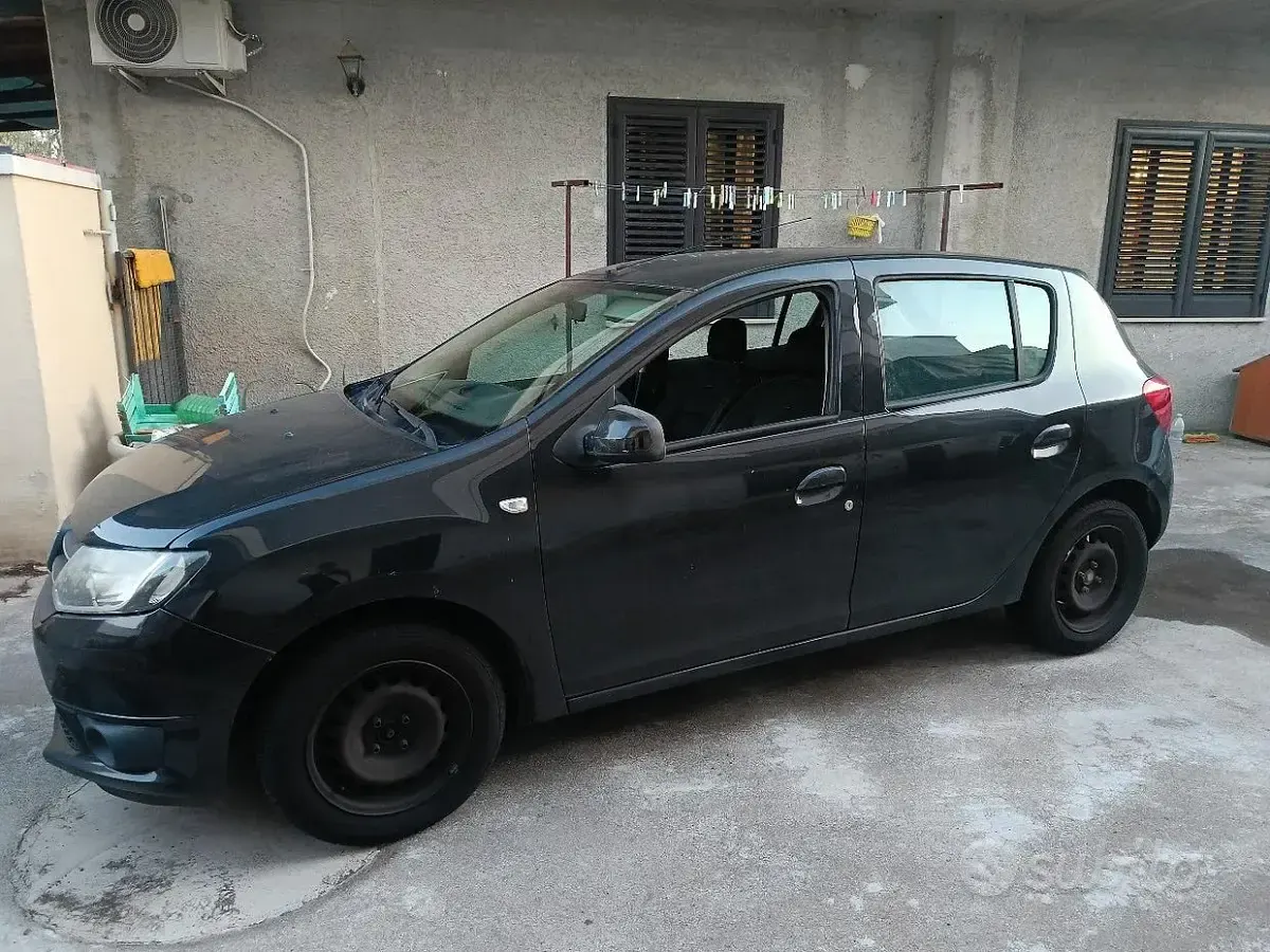 Usata Dacia Sandero 90 CV (66 kW) 2017 Nero Berlina