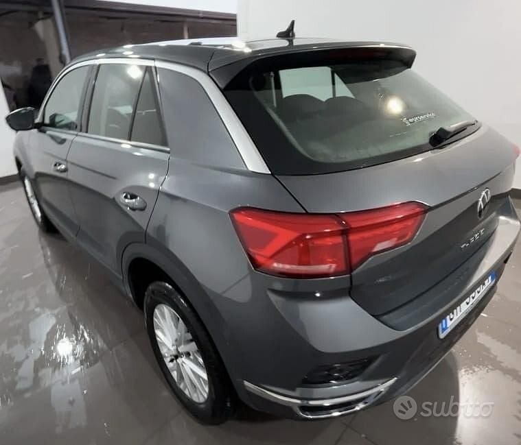 Usata VW T-Roc Business 110 CV (80 kW) 2021 Grigio SUV