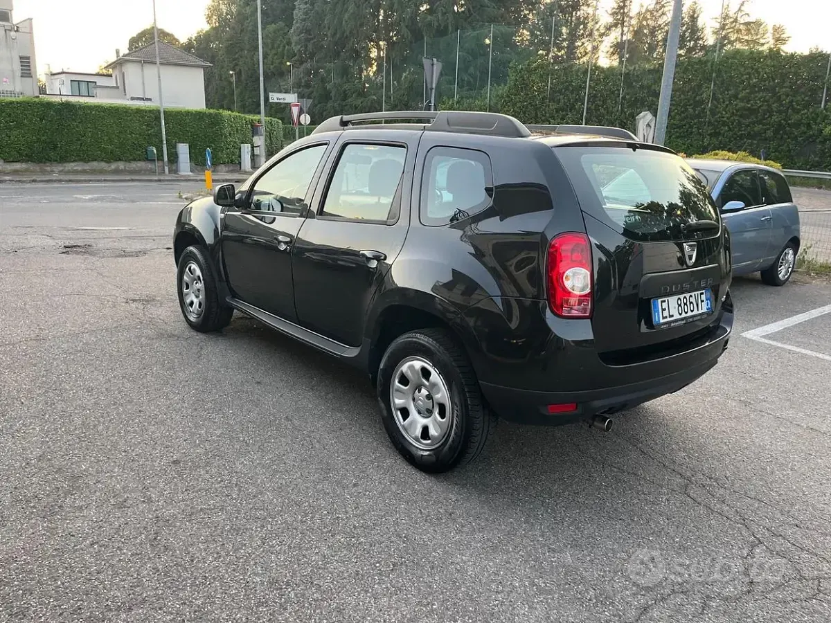 Usata Dacia Duster Lauréate 107 CV (78 kW) 2012 Nero SUV