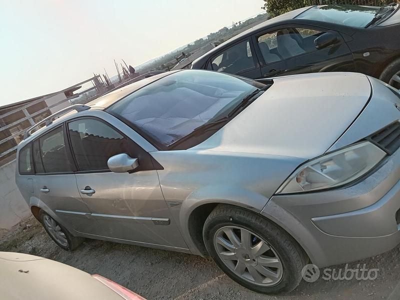 Grigio Usata 2006 Renault Mégane II Utilitaria | 1500 € (Buon prezzo) - Immagine 1/4