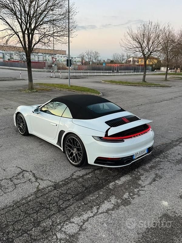 Usata Porsche 992 385 CV (283 kW) 2020 Cabrio