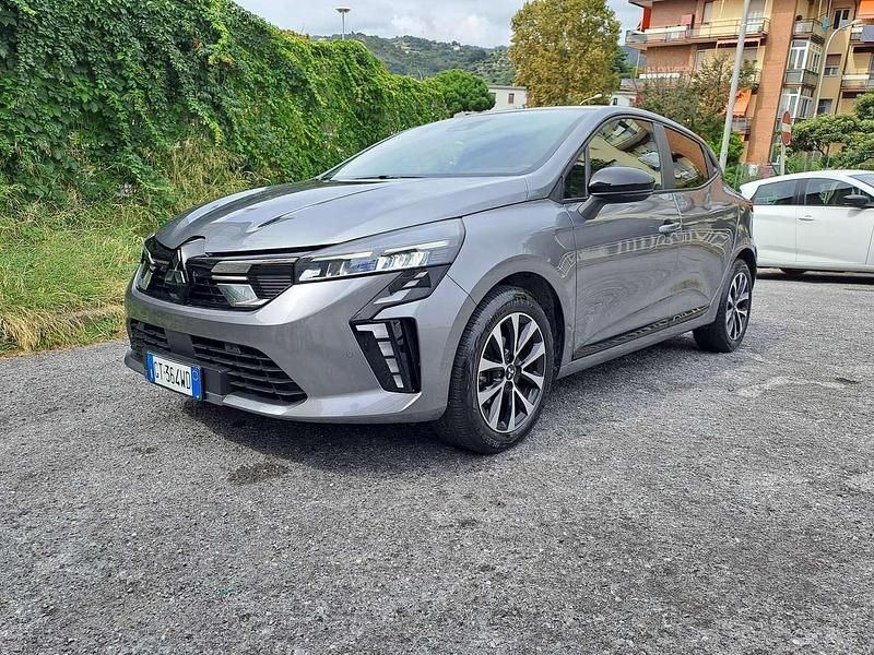 Artic white Usata 2024 Mitsubishi Colt Invite Tre volumi | 15.500 € (Buon prezzo) - Immagine 1/4