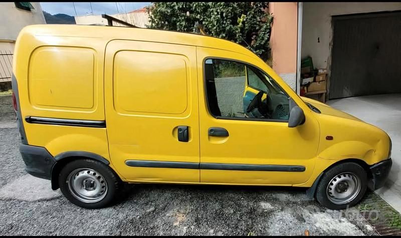 Usado Renault Kangoo 64 CV (47 kW) 2000 Monovolumen