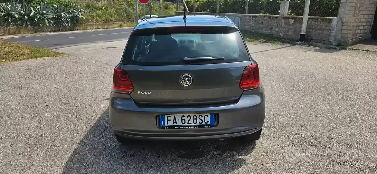 Usata VW Polo Comfortline 82 CV (60 kW) 2012 Grigio Utilitaria