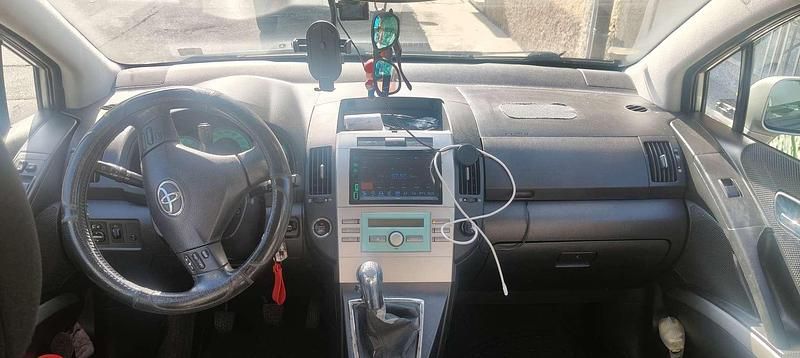 Usata Toyota Corolla Verso 136 CV (100 kW) 2006 Blu/azzurro Monovolume